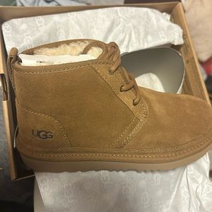 COPY - BRAND NEW kids size 4 women 5 1/2- 6 Ugg Neumel